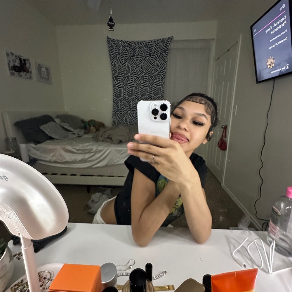 Meet your Posher, Armani